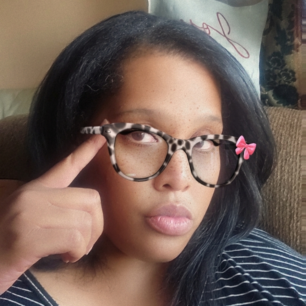 Meet your Posher, Marika